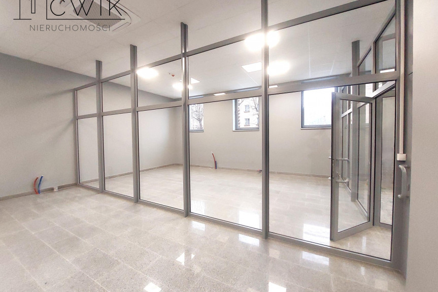 bocheński, Bochnia, Kazimierza Wielkiego, Lokal na parterze w centrum Bochni- galeria Skarpa