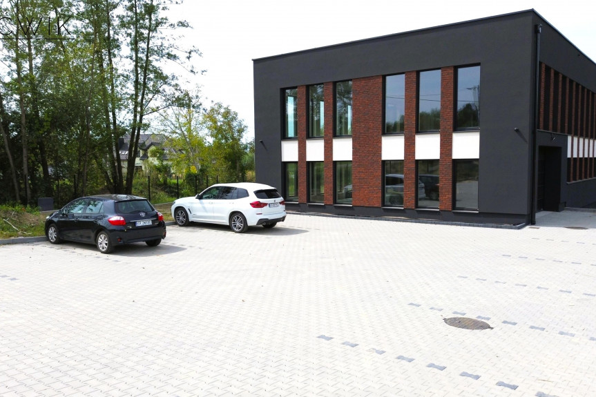 Kraków, Wzgórza Krzesławickie, Gustawa Morcinka, Nowoczesny i jasny lokal na wynajem - duży parking
