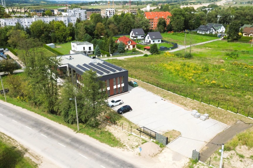 Krak&oacute;w, Wzg&oacute;rza Krzesławickie, Gustawa Morcinka, Nowoczesny i jasny lokal na wynajem - duży parking