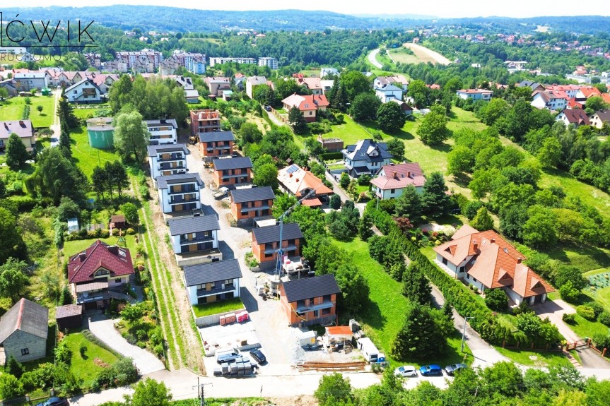 bocheński, Bochnia, Krzęczk&oacute;w, Nowe, kameralne osiedle w spokojnej okolicy