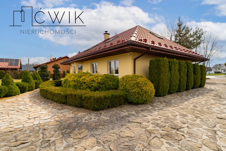 Ostr&oacute;w Kr&oacute;lewski, Rzezawa, Dom na sprzedaż