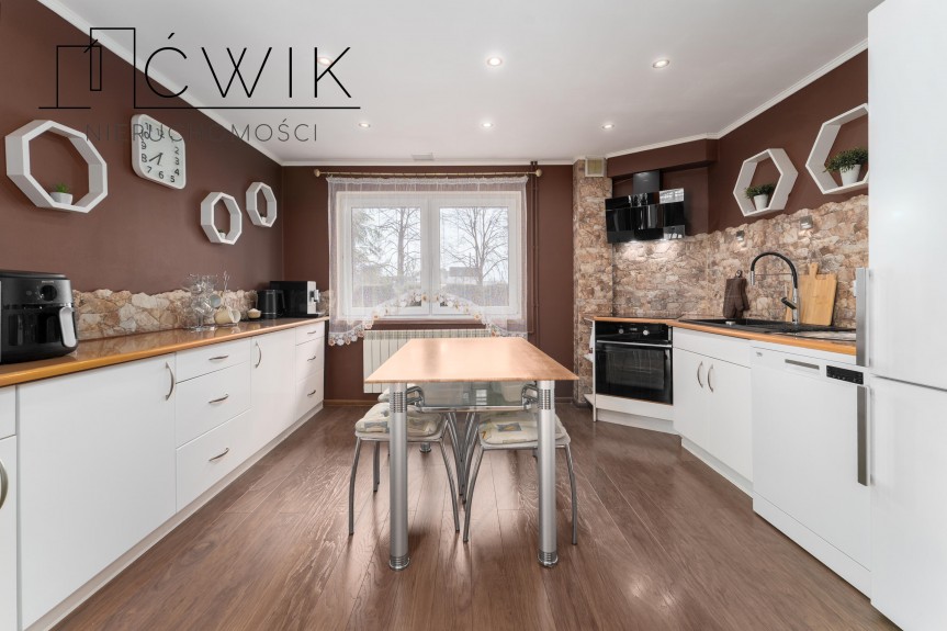 bocheński, Rzezawa, Ostr&oacute;w Kr&oacute;lewski, Przytulny dom blisko miasta 155 m2 - działka 18 ar