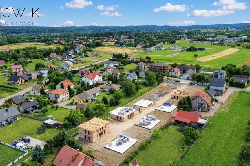 bocheński, Bochnia, 62 m&sup2; + strych 58 m&sup2; | 3 pokoje | balkon | 25 min od Krakowa