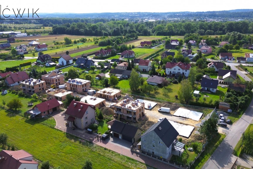 bocheński, Bochnia, 62 m&sup2; + strych 58 m&sup2; | 3 pokoje | balkon | 25 min od Krakowa