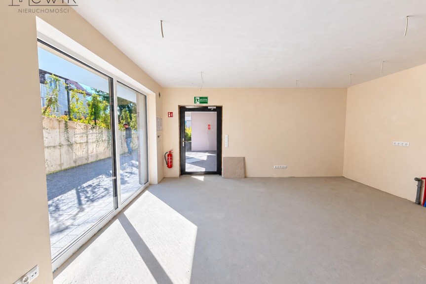 bocheński, Bochnia, Krzęczk&oacute;w, Nowy lokal | 28,68 m&sup2; | Parter | Bochnia | 550 m od Rynku