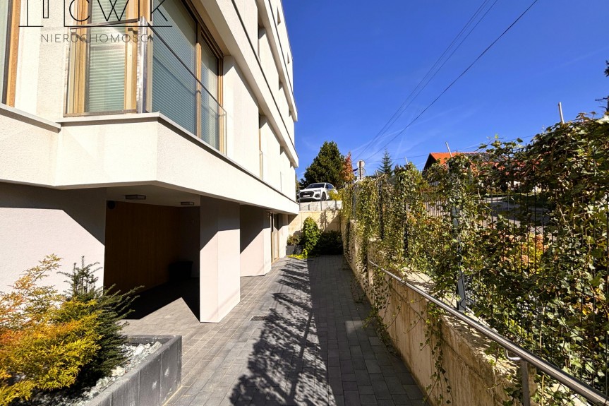 bocheński, Bochnia, Krzęczk&oacute;w, Nowy lokal | 28,68 m&sup2; | Parter | Bochnia | 550 m od Rynku