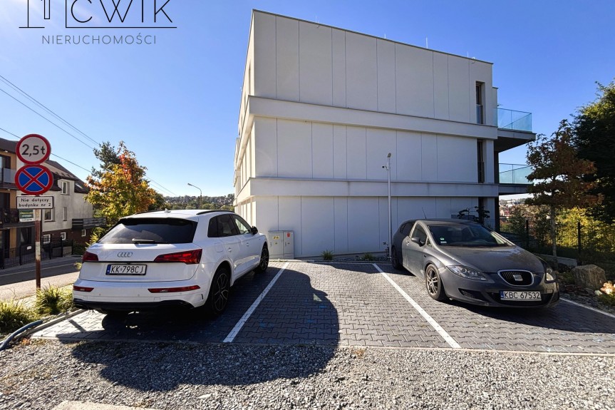 bocheński, Bochnia, Krzęczk&oacute;w, Nowy lokal | 28,68 m&sup2; | Parter | Bochnia | 550 m od Rynku